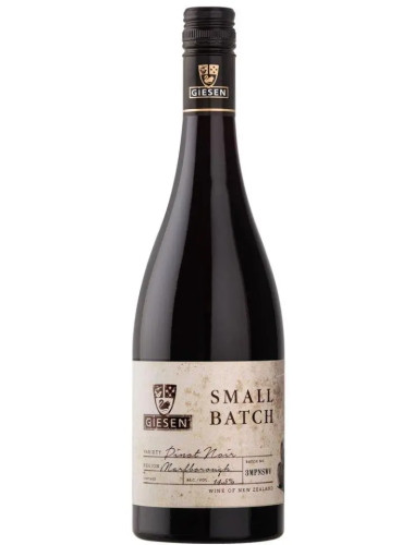Giesen Small Batch Pinot Noir 750ml