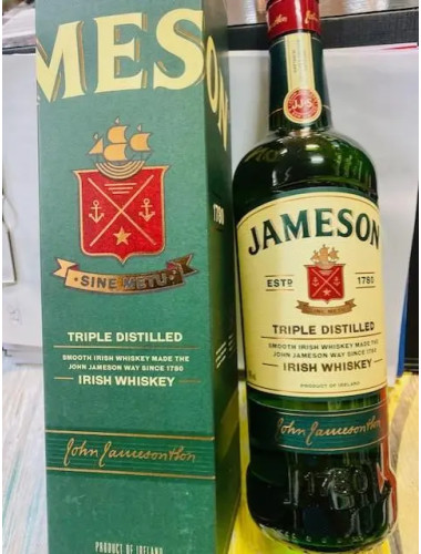 JAMESON IRISH WHISKEY (7% EXTRA )750ML 40%